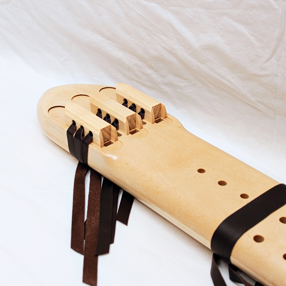 A4 sävellajin Natiivihuilu triple drone